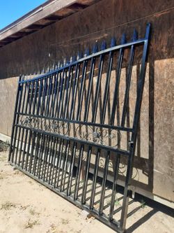 Door to fence.