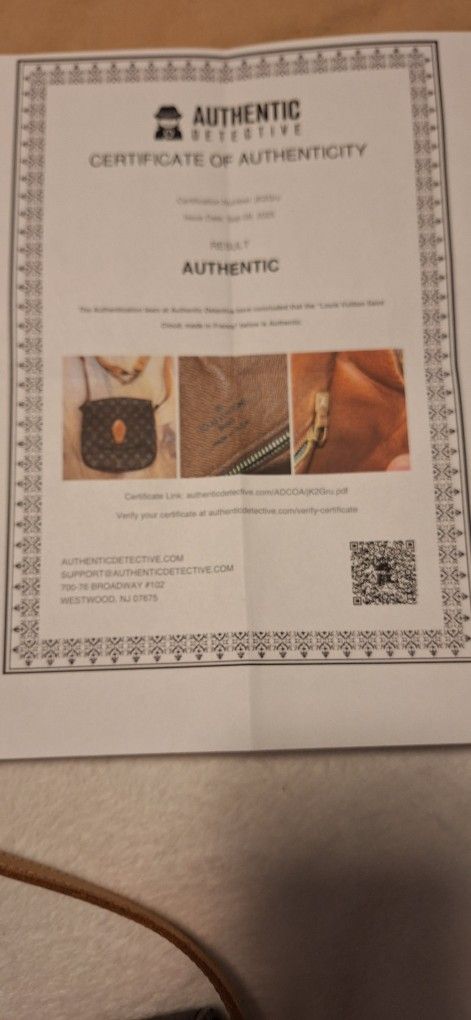 Louis Vuitton Authentic With COA, Monogram ST. Clould Purse Pre-Loved. 