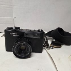 Yashica MG-1 35mm rangefinde
