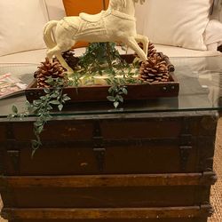 Beautiful  Old Antique Chest   ..