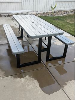 picnic table