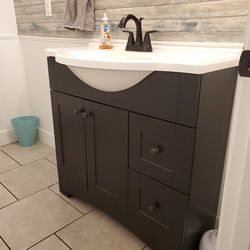 Bathroom vanity