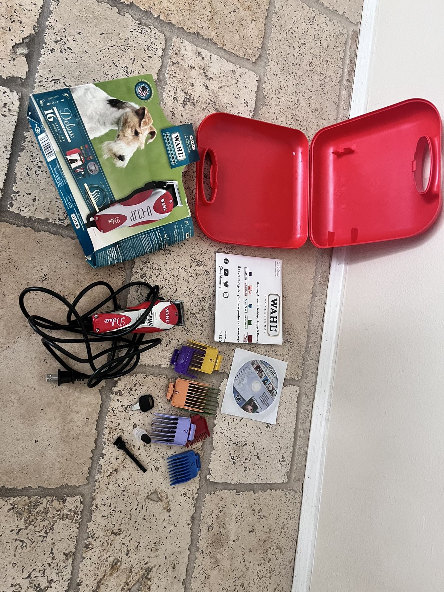 :)   ASKING $25 ✨✨✨DOG CLIPPERS🐶  WAHL DELUXE 