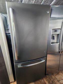 GE French Door Fridge 30"W 70"H