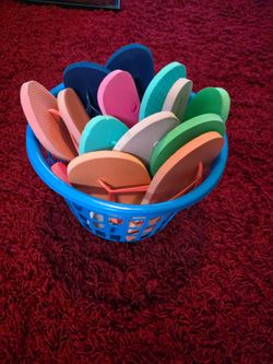 Old Navy flip flops size L 9-10