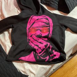 SILENT MOVES HOODIE 