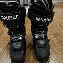 Dalbello 22.5 ( Women 5-5.5) 