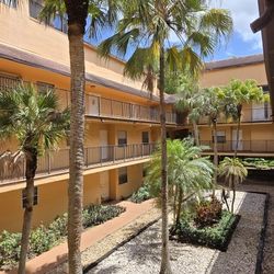 Rent West Plantation 2/2 Condo Corner Unit Second Floor