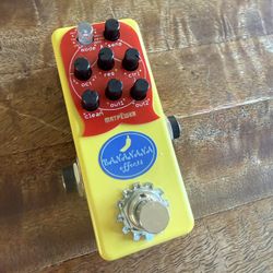 Bananana Effects Matryoshka Bass Synth Pedal