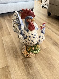 Roosters Statue