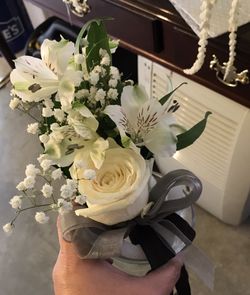 I make floral arrangements, bride & bride maids wedding bouquets and