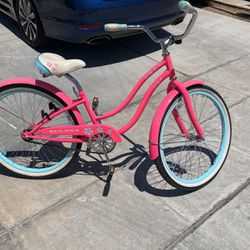Girl’s Cruiser Bike 