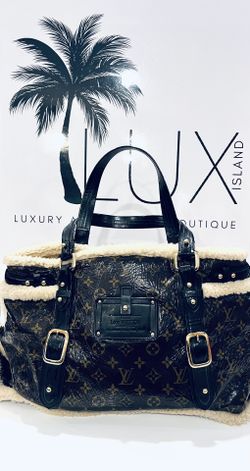Louis Vuitton Patent Monogram Shearling Sac Thunder Tote