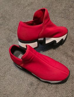 iRi Unisex Red Low Top Sneaker
