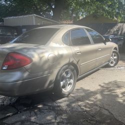 2002 Ford Taurus