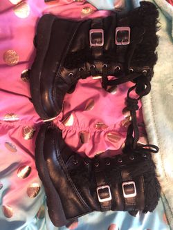 Girls boots size 7 Toddler
