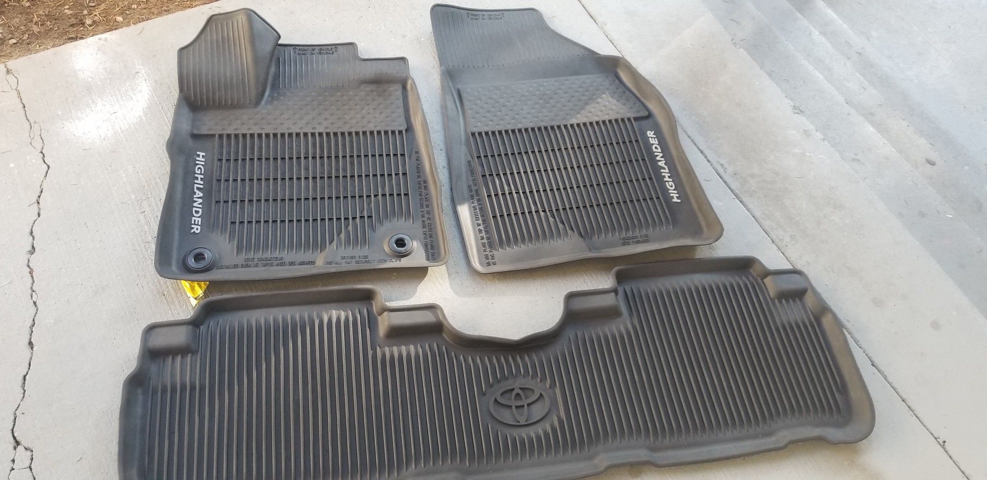 Toyota Highlander floor mats 2016