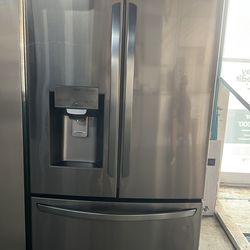 36”in wide counter depth LG frige use like new perfect working and warranty