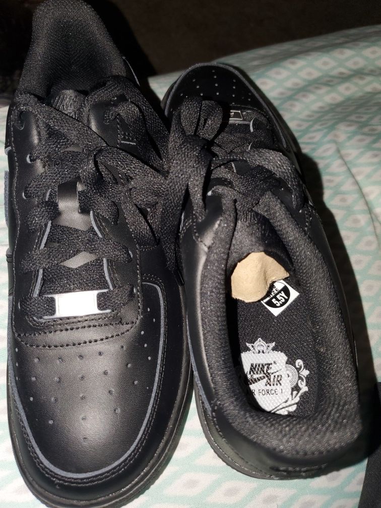 Nike AirForce1's SIZE 5.5Y