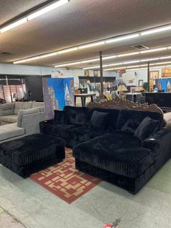 🚚Hot Deal🚚Brand New Sectional Couch with Chaise and cup holders on arms plus Ottoman $1199, Finance Available, Delivery Available.