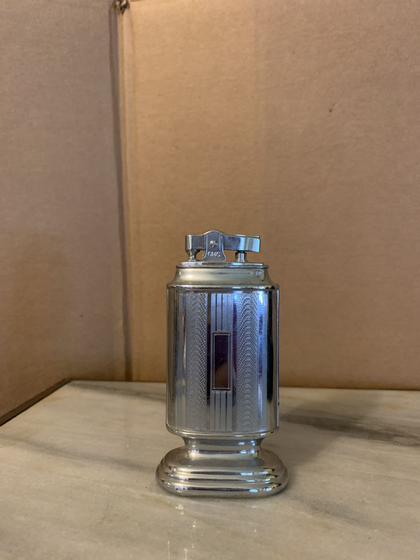 Vintage table lighter
