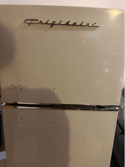 Frigidaire refrigerator