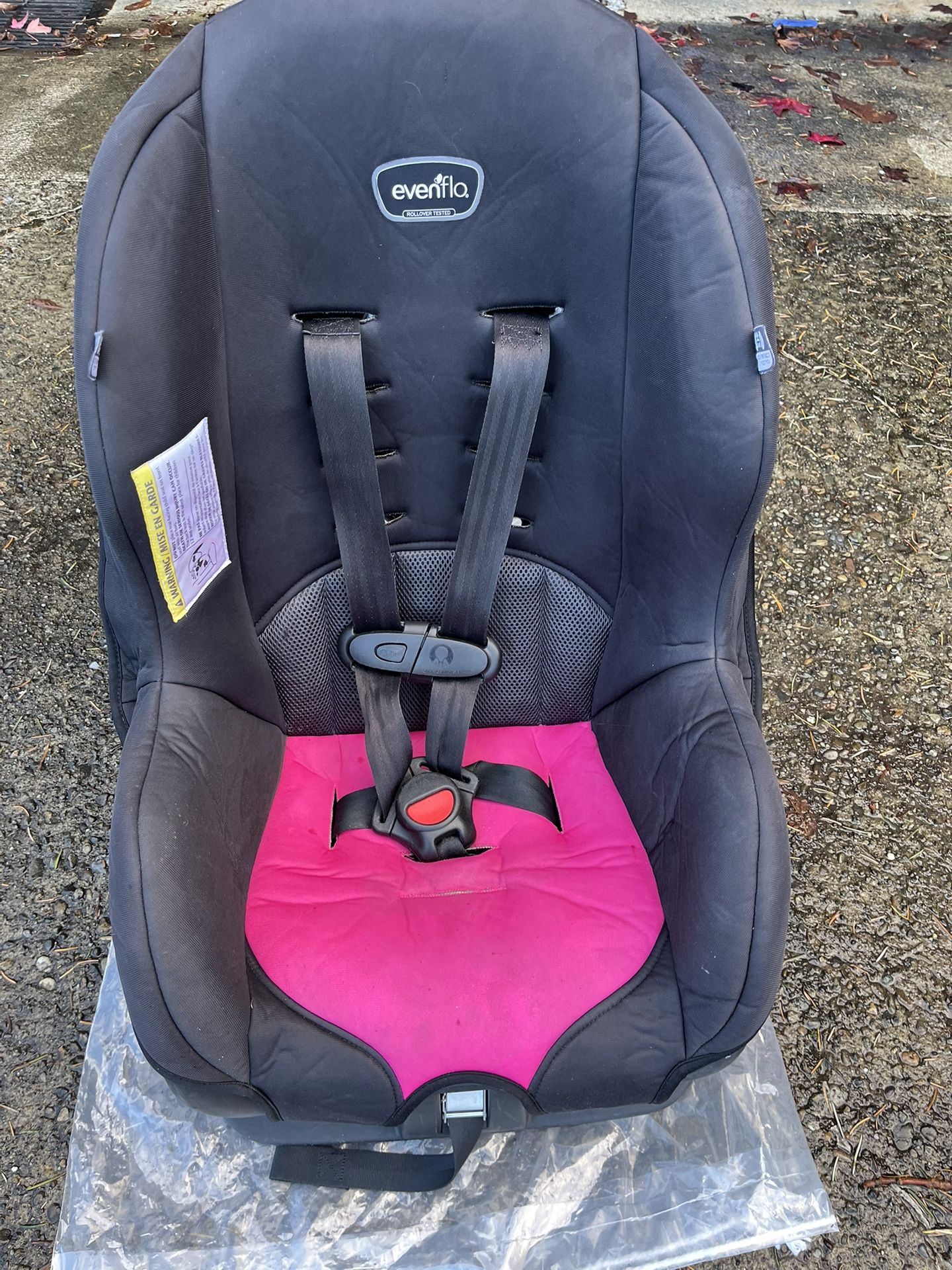 Tall back convertible car seat for girls Evenflo (in Des Moines)