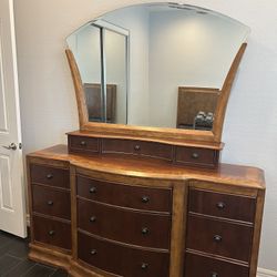 King Size Bed and Bedroom Set For Sale.  Dresser With Mirror, Tall Dresser, 2 Nightstands . Good Condition. Well Built. 