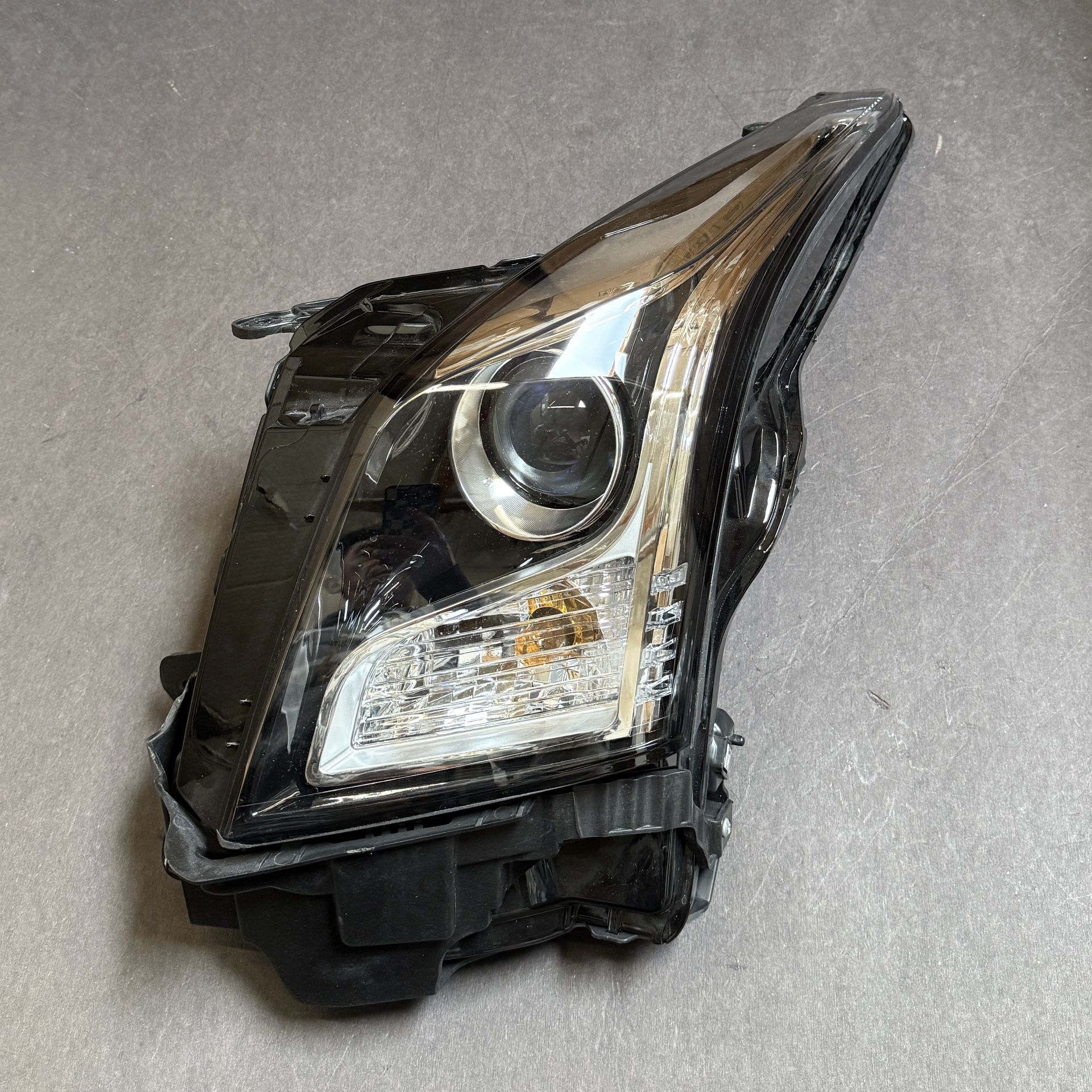 LH Headlight Assembly 2013-2018 Cadillac ATS Driver Side Chrome Headlamp