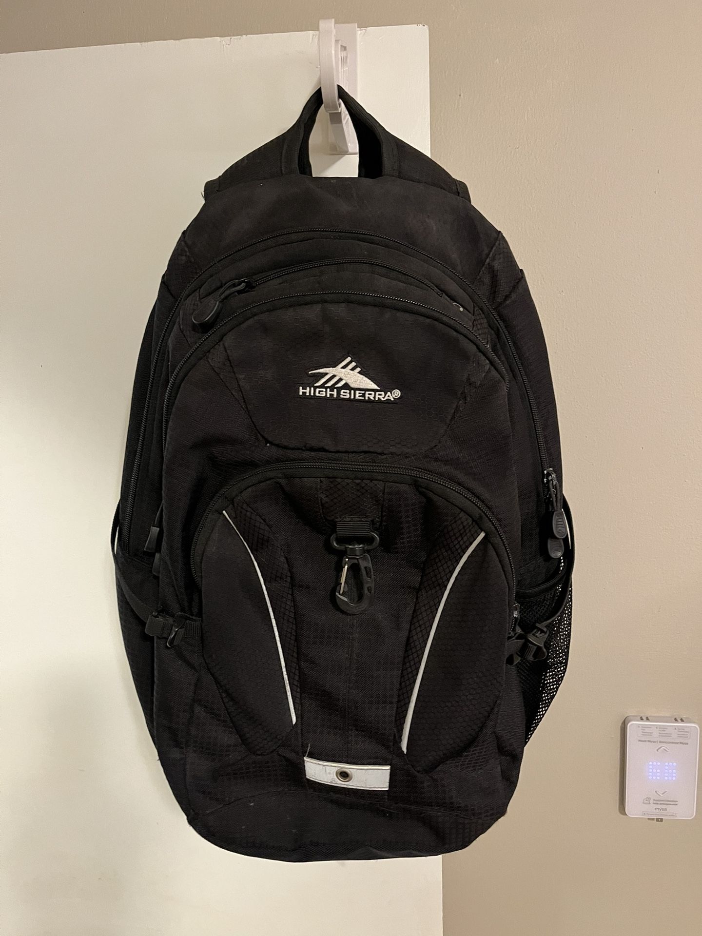 High Sierra Black Utility Hiking Camping Backpacking Bag (Pick upπ In Bellevue) *Check out my Posts π