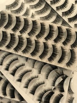 20 eyelashes for $20! Kellers Flea Market/2033