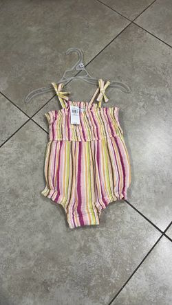 Old Navy Toddler Girl’s Romper, Size 18-24 Months