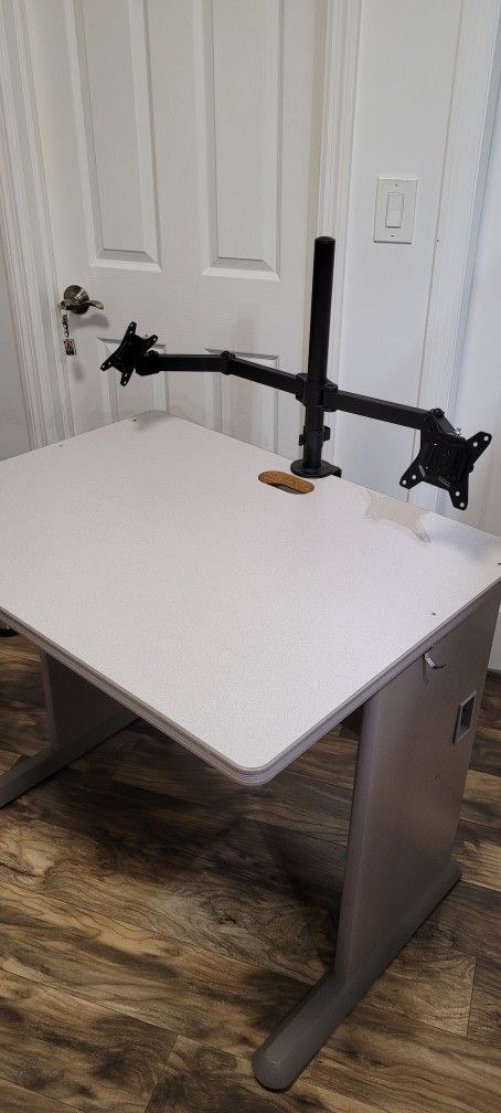 Computer Desktop With Monitor Stand For 2 Monitors Up To 32"