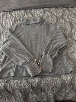 Gray Ribbed Turtleneck Sweater – Size L