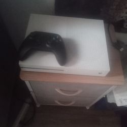 Xbox One S And With Series X Controller 