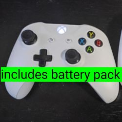 Xbox controllers, Xbox series X/ Xbox series S/ Xbox one controllers with battery packs - tested and working - video game controller- I have two
