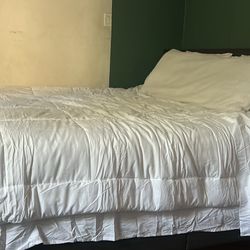 King Bed With Mattress 