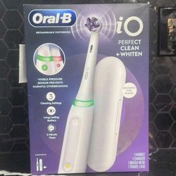 Oral B iO rechargeable toothbrush 