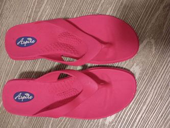 Aspire comfy slippers size M-L