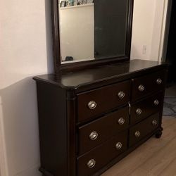 Dresser With Vanity Mirror