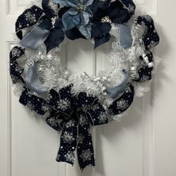  White/Navy/Light Blue Artificial Christmas Wreath 