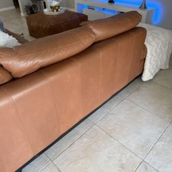 Leather Sectional Couch And Ottoman 