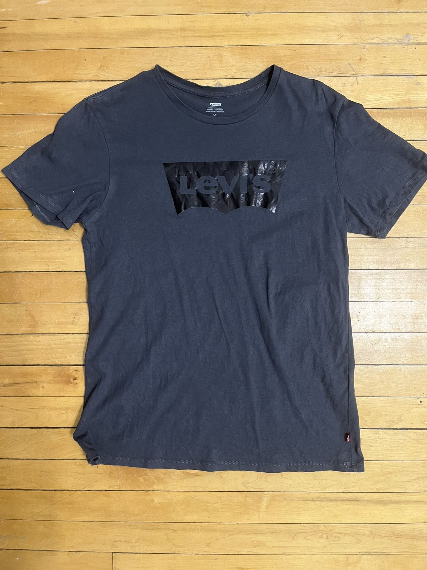 Levi’s Batwing Tee