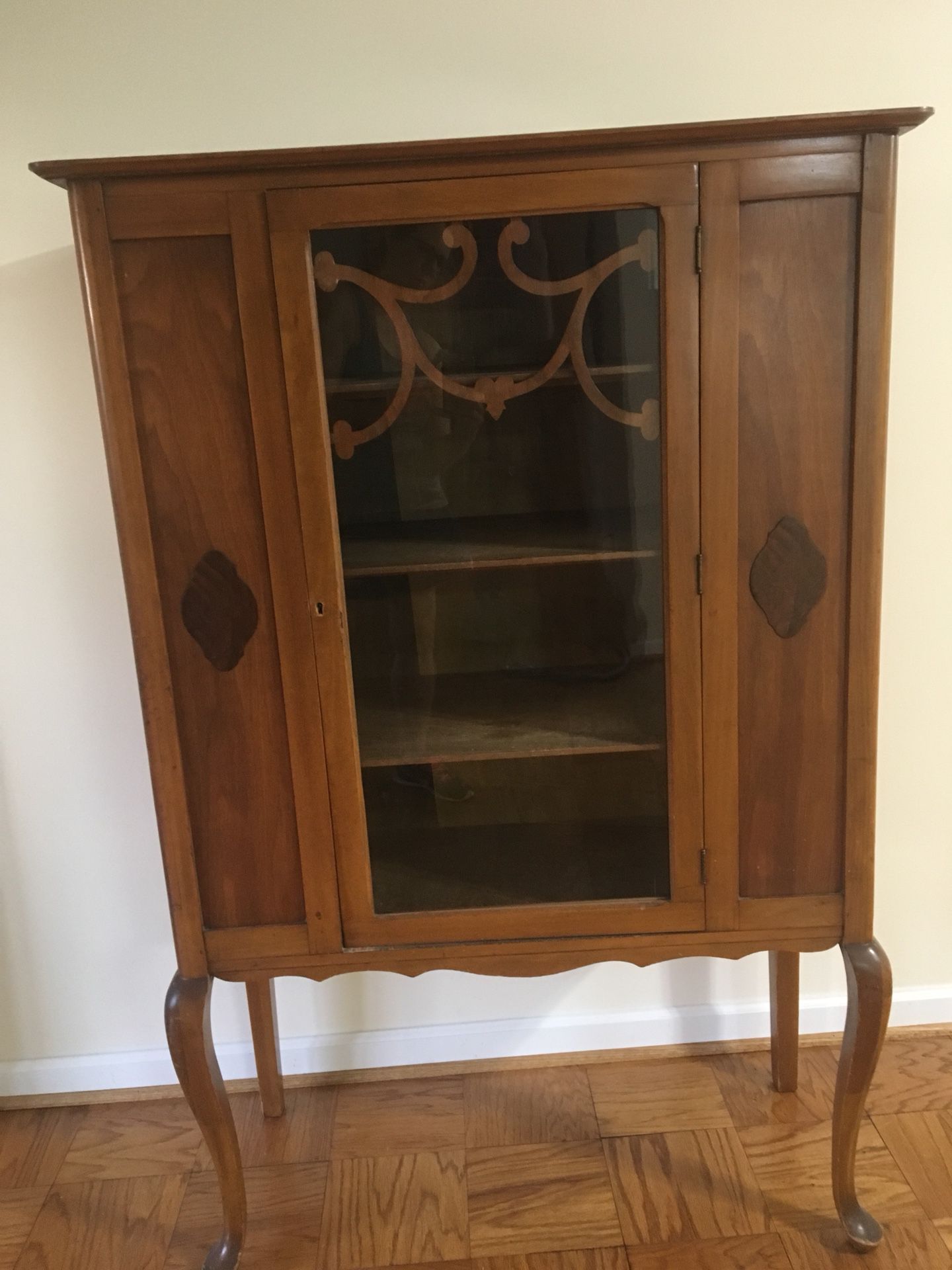 Antique China Cabinet, Excellent condition. Beautiful maple wood. I am moving to smaller space, is why I’m selling it. EXCELLENT price at $225/OBO