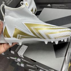 BRAND NEW IN BOX Adidas Sports Shoes 