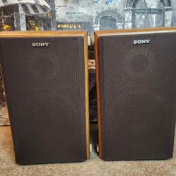 Sony SS-U310 are vintage, wood-grain bookshelf speakers