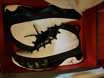 9s, Size 9.5.