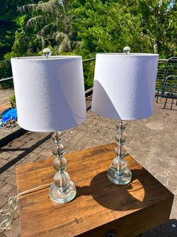 2 table lamps