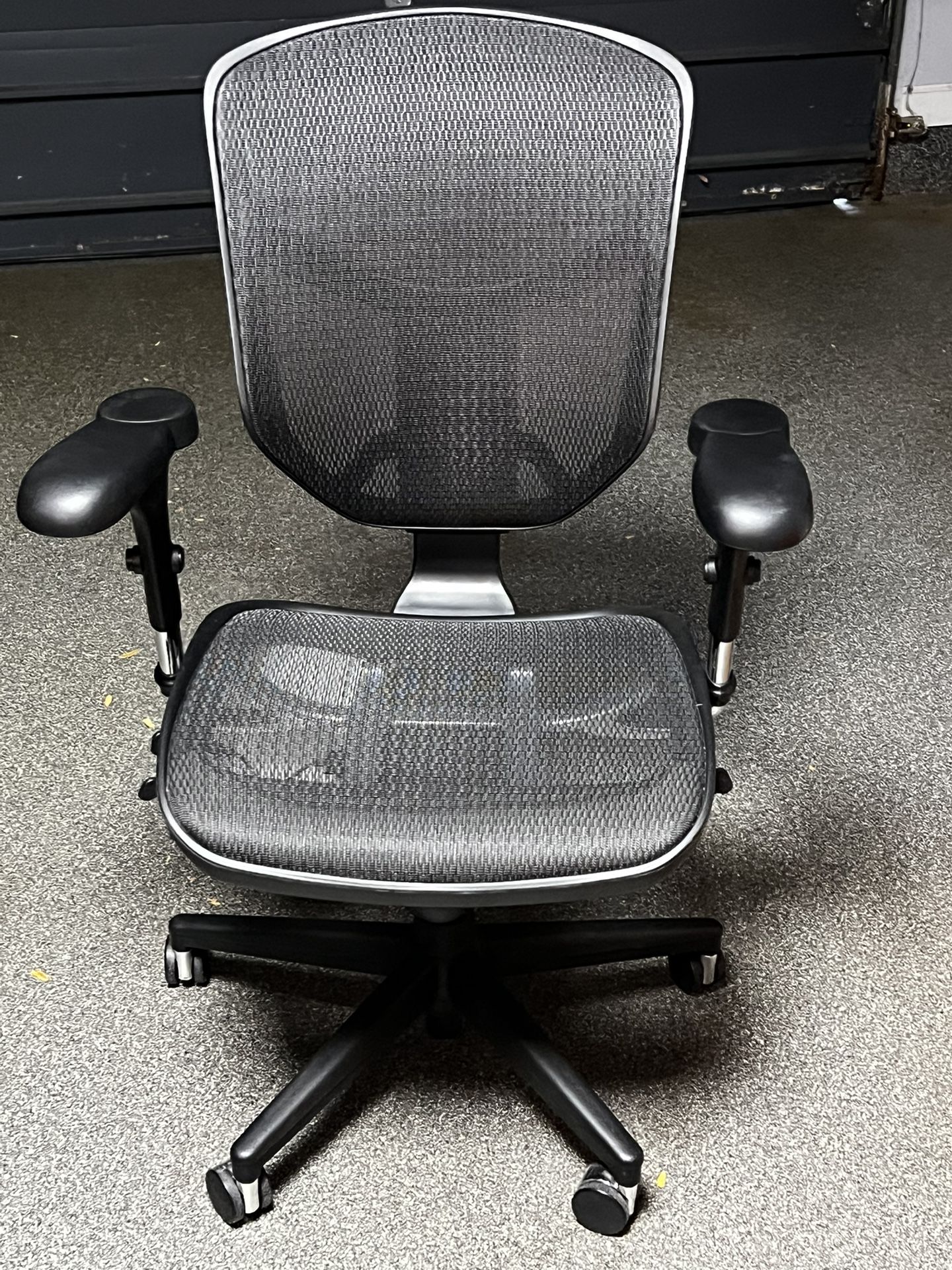 WorkPro Quantum 9000 Ergonomic Office Chair