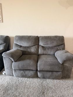 Two seater recliner couch